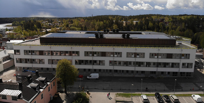 Finspångs vårdcentrum från ovan i maj 2020.